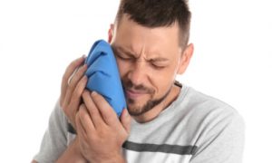 Cold compress is a common remedy for tooth pain.