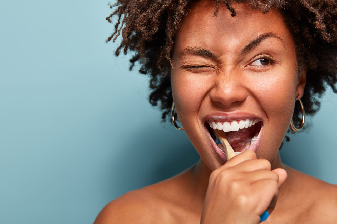 Teeth Whitening Home Remedy: 7 Ways To Whiten Your Smile